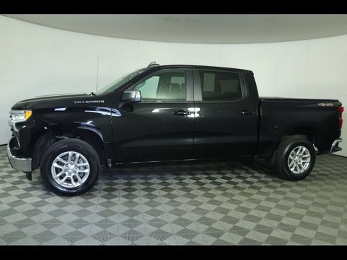 Used 2023 Chevrolet Silverado 1500 LT AWD/4WD image 16