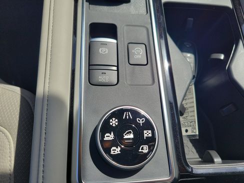 New 2026 Nissan Pathfinder SL AWD/4WD image 34