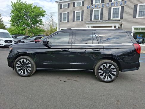 Used 2025 Ford Expedition Platinum w/ Driver's Package AWD/4WD image 8