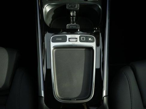 Used 2026 Mercedes-Benz GLB 250 4MATIC image 31