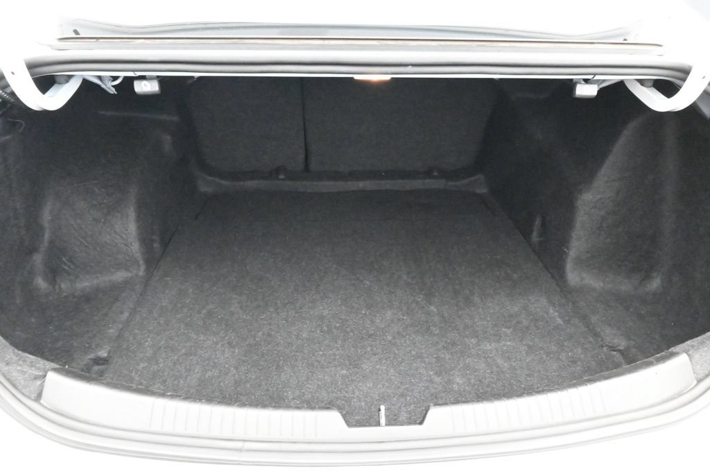 Used 2024 Chevrolet Malibu LT FWD image 33