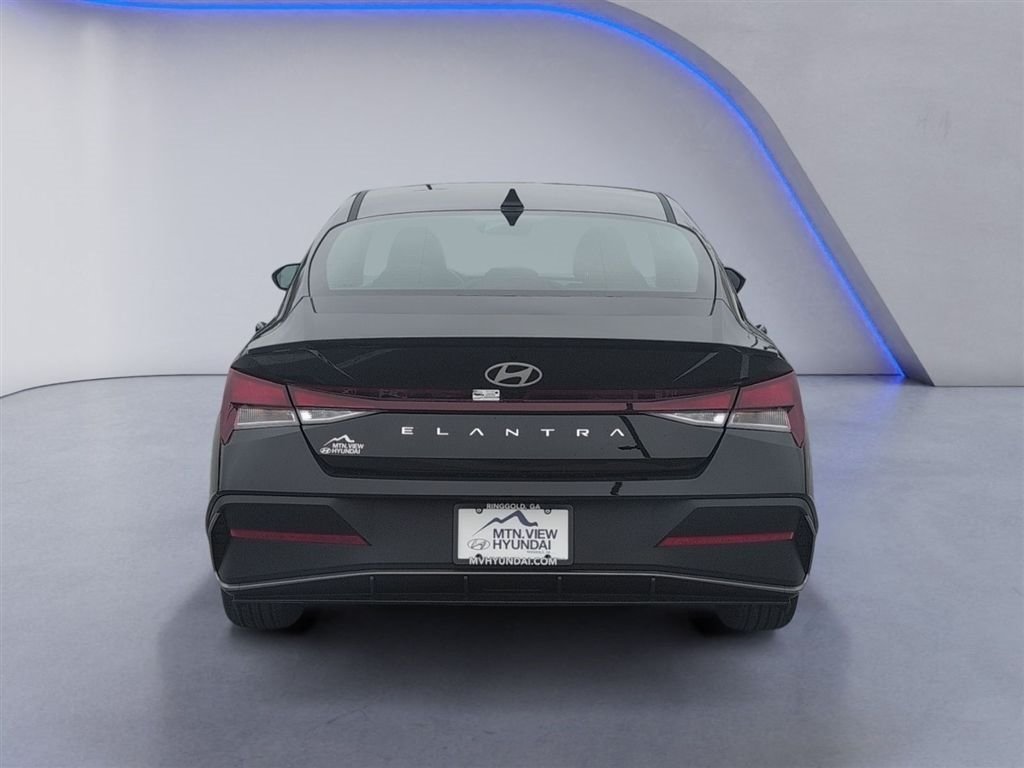 Used 2026 Hyundai Elantra Sport FWD image 5