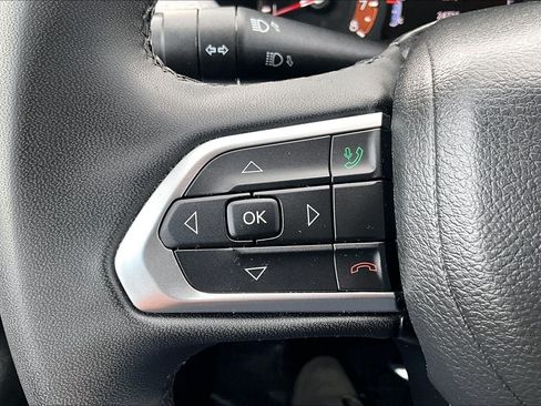 Used 2023 Jeep Compass Latitude AWD/4WD image 17