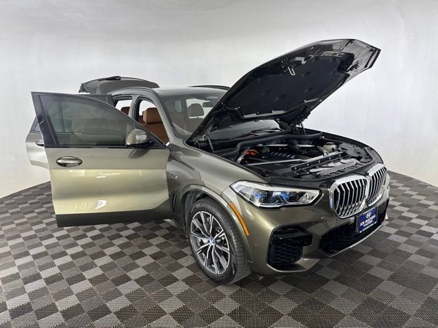 Used 2022 BMW X5 xDrive45e w/ M Sport Package AWD/4WD image 15