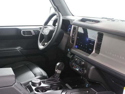 New 2025 Ford Bronco Outer Banks image 30