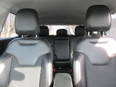 Used 2018 Jeep Compass Latitude w/ Cold Weather Group AWD/4WD image 11