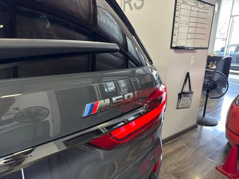 Used 2022 BMW X7 M50i AWD/4WD image 21