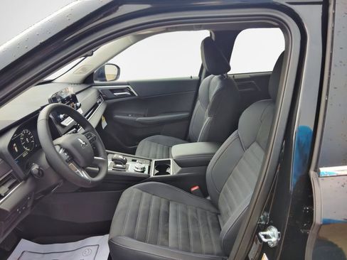 Used 2025 Mitsubishi Outlander SE image 19