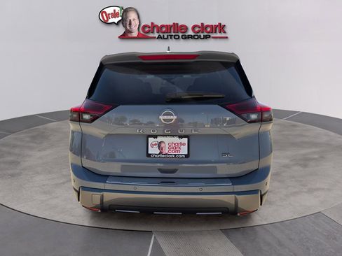 Used 2024 Nissan Rogue SL FWD image 7