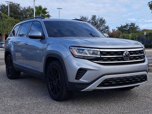 Used 2021 Volkswagen Atlas SE w/ Panoramic Sunroof Package image 2