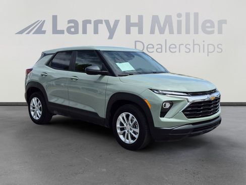 Used 2025 Chevrolet TrailBlazer LS w/ LS Convenience Package FWD image 7