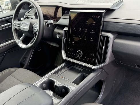 Used 2025 GMC Acadia Elevation FWD image 33