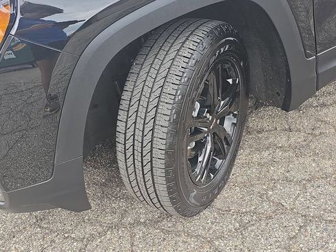 Certified 2024 GMC Terrain AT4 AWD/4WD image 38