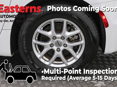 Used 2023 Chrysler Pacifica Touring-L FWD image 34