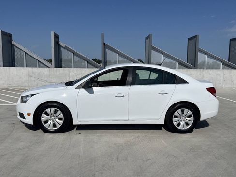 Used 2012 Chevrolet Cruze LS FWD image 5