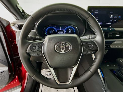 Used 2024 Toyota Venza Limited image 11