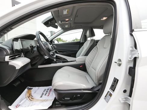 Used 2023 Hyundai Elantra Limited w/ Cargo Package FWD image 37