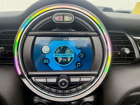 Used 2019 MINI Cooper S w/ Premium Package image 25