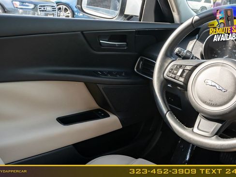 Used 2018 Jaguar XE RWD image 18