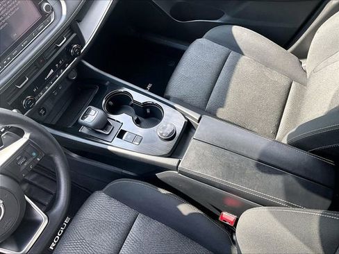 Used 2024 Nissan Rogue SV image 15