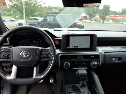 Used 2026 Toyota Tacoma TRD Sport AWD/4WD image 6