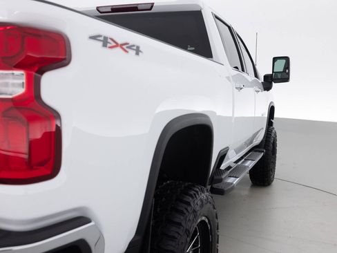 Used 2021 Chevrolet Silverado 2500 LTZ AWD/4WD image 14