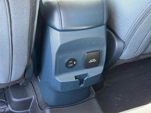 Used 2022 Ford Maverick XLT image 17