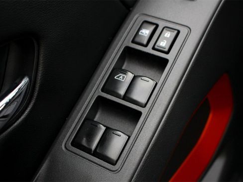 Used 2025 Nissan Frontier Pro-X image 19