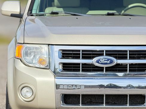 Used 2010 Ford Escape Limited AWD/4WD image 11