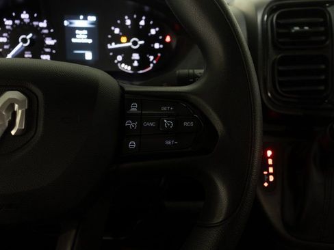 Used 2025 RAM ProMaster 2500 w/ Convenience Group image 22