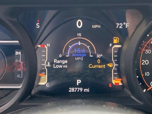 Used 2024 Jeep Wrangler Rubicon image 16