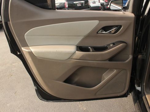 Used 2018 Chevrolet Traverse LT AWD/4WD image 21