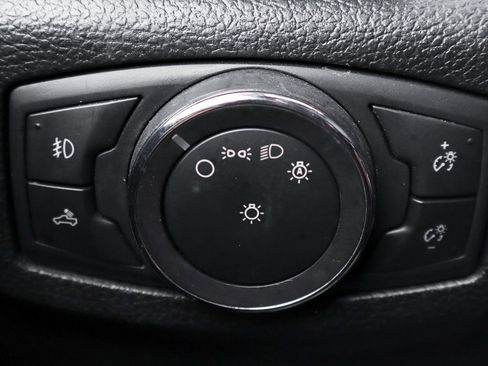 Used 2020 Ford F150 Lariat image 16