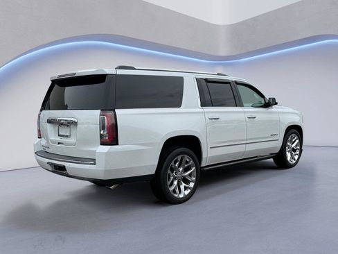 Used 2019 GMC Yukon XL Denali w/ Denali Ultimate Package AWD/4WD image 3