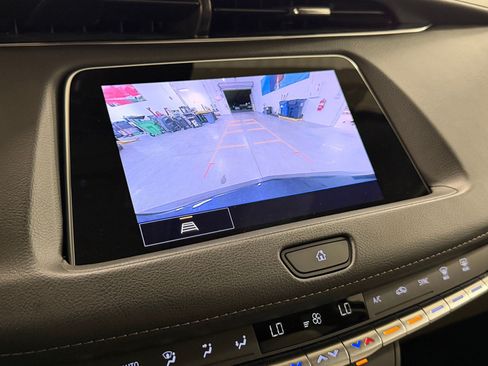 Certified 2022 Cadillac XT4 Luxury w/ Driver Awareness Package FWD image 27