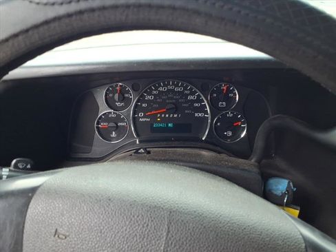 Used 2013 Chevrolet Express 3500 Extended image 13