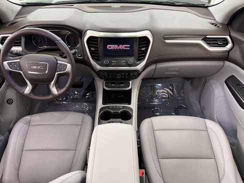 Used 2021 GMC Acadia SLT w/ Technology Package FWD image 16