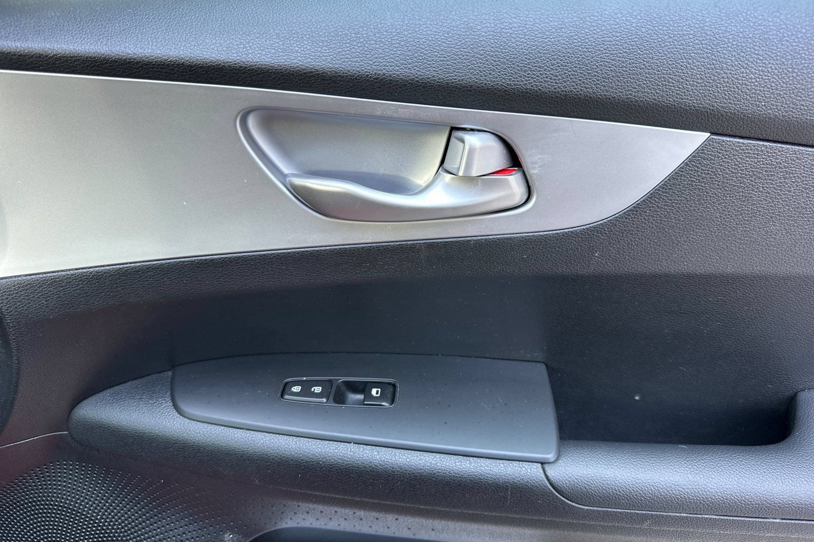 Certified 2024 Kia Forte LXS w/ LXS Technology Package FWD image 18