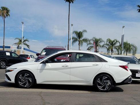 Used 2025 Hyundai Elantra Sport FWD image 29