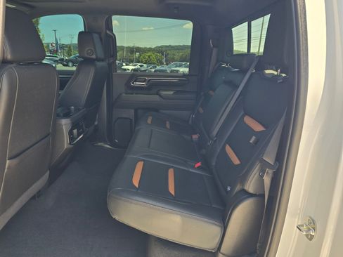 Used 2024 GMC Sierra 2500 AT4 w/ AT4 Premium Plus Package AWD/4WD image 12