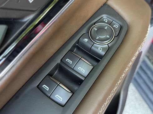 Used 2025 GMC Yukon XL Denali Ultimate w/ LPO, Floor Liner Package AWD/4WD image 44