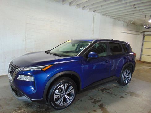 Used 2023 Nissan Rogue SV FWD image 2
