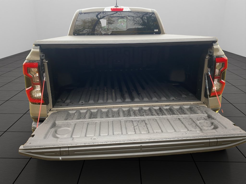 Used 2025 Ford Ranger Lariat w/ Black Appearance Package AWD/4WD image 31