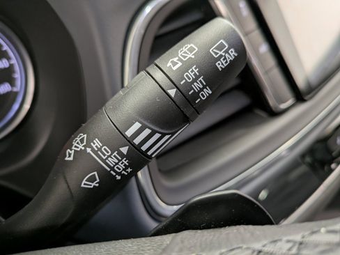 Used 2019 Buick Enclave Essence image 17