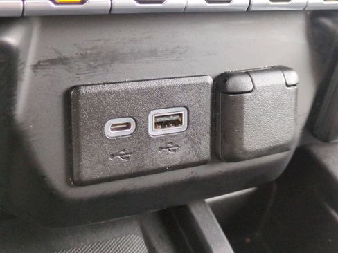 Used 2022 GMC Sierra 1500 SLT w/ SLT Premium Plus Package image 31