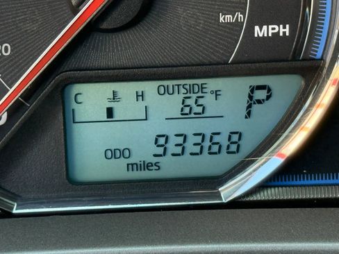 Used 2015 Toyota RAV4 Limited w/ Technology Package FWD image 10