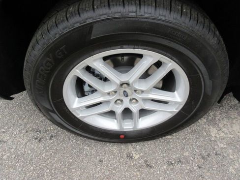 New 2026 Ford Explorer Active RWD image 11