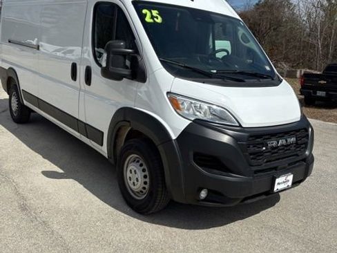 Used 2025 RAM ProMaster 2500 w/ Convenience Group FWD image 1