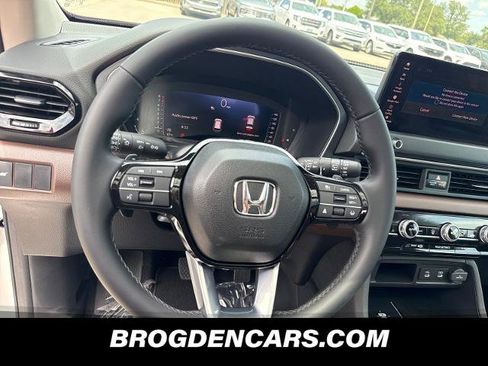 New 2026 Honda Pilot Touring image 4