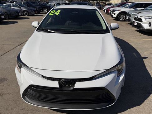 Certified 2024 Toyota Corolla LE image 2